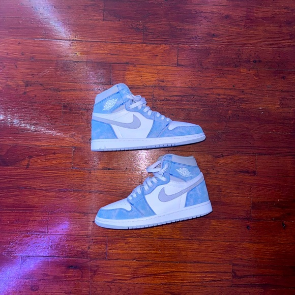 Jordan 1 hyper royal(with original box)